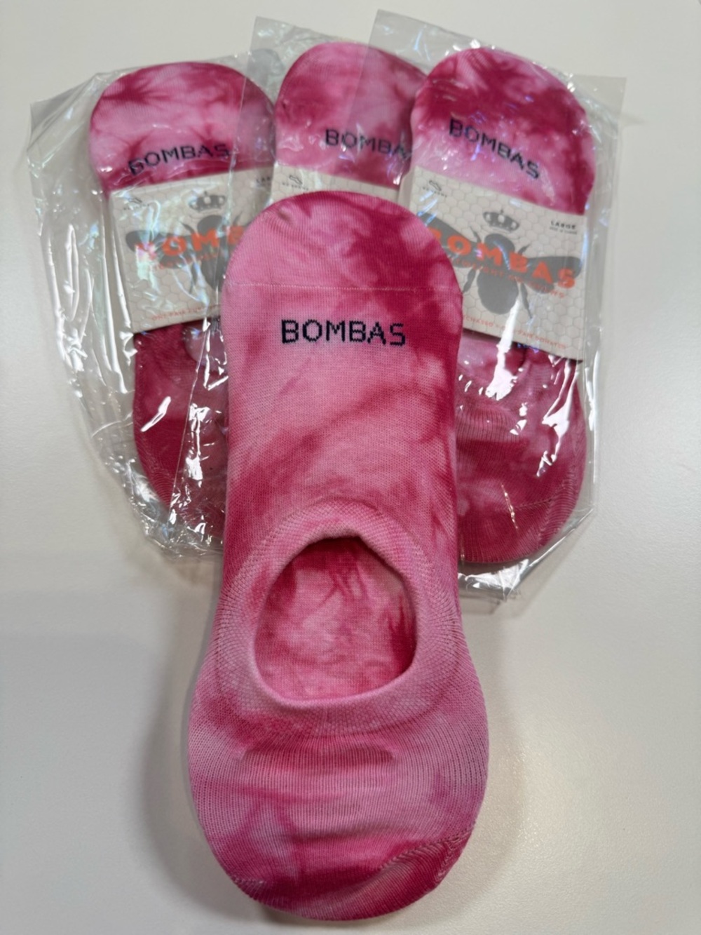 Bombas NWT Tie Dye No Show Socks 4PR SZ: Large fit women 7-9 Color: Pink